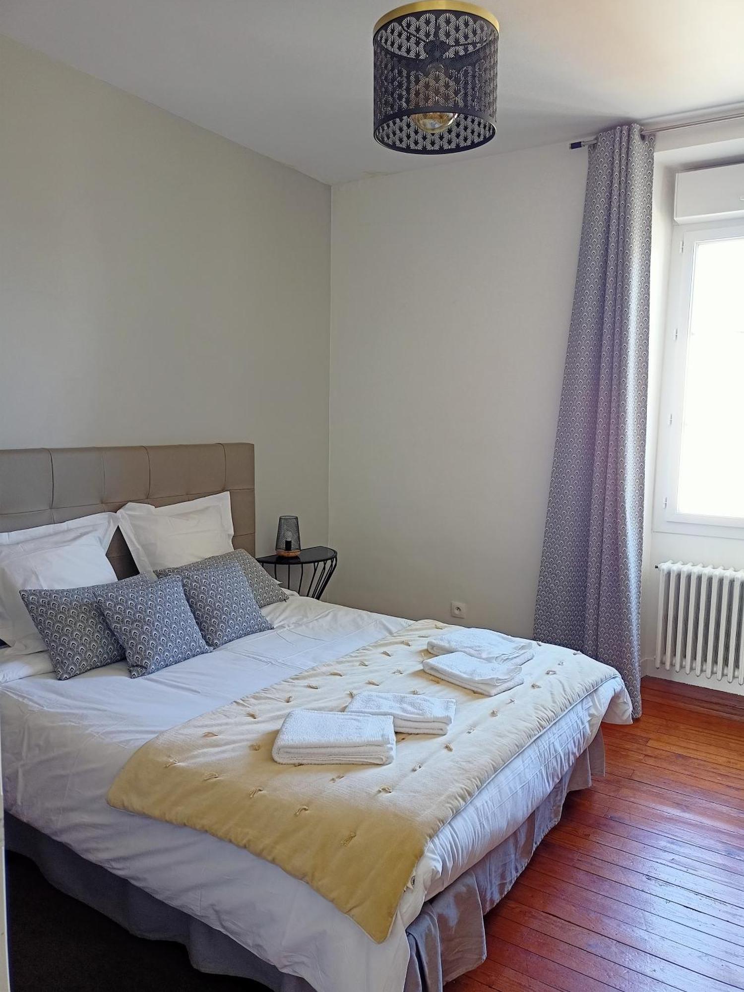 Les Suites Angevines Angers Exterior photo